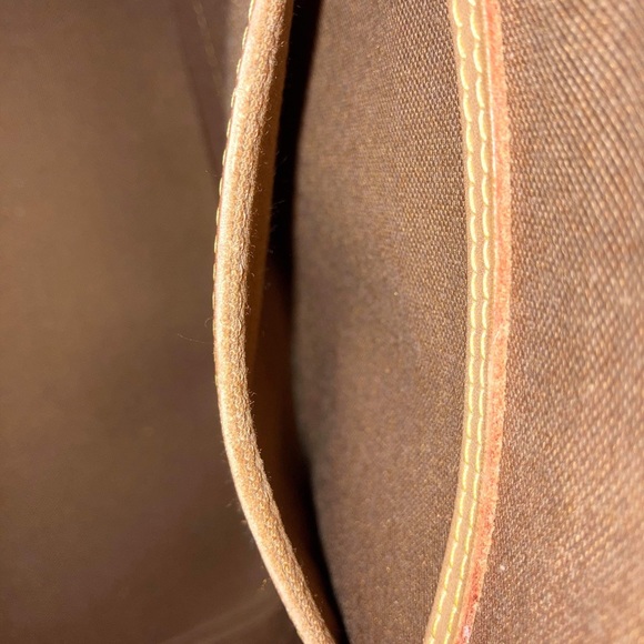 Louis Vuitton Alma Monogram PM - Picture 12 of 15